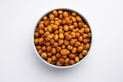 En comparación con otras legumbres, los garbanzos son más completos en cuanto al aporte de proteínas y a su riqueza en hierro, magnesio y potasio