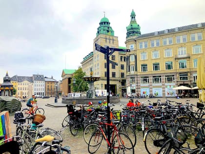 En Copenhague la mayoría de las personas se movilizan en bicicleta.