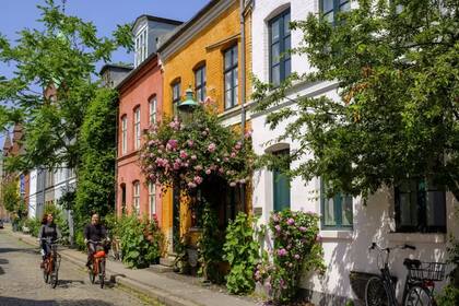 En Copenhague los visitantes pueden alquilar bicicletas a bajo costo para moverse por toda la ciudad
