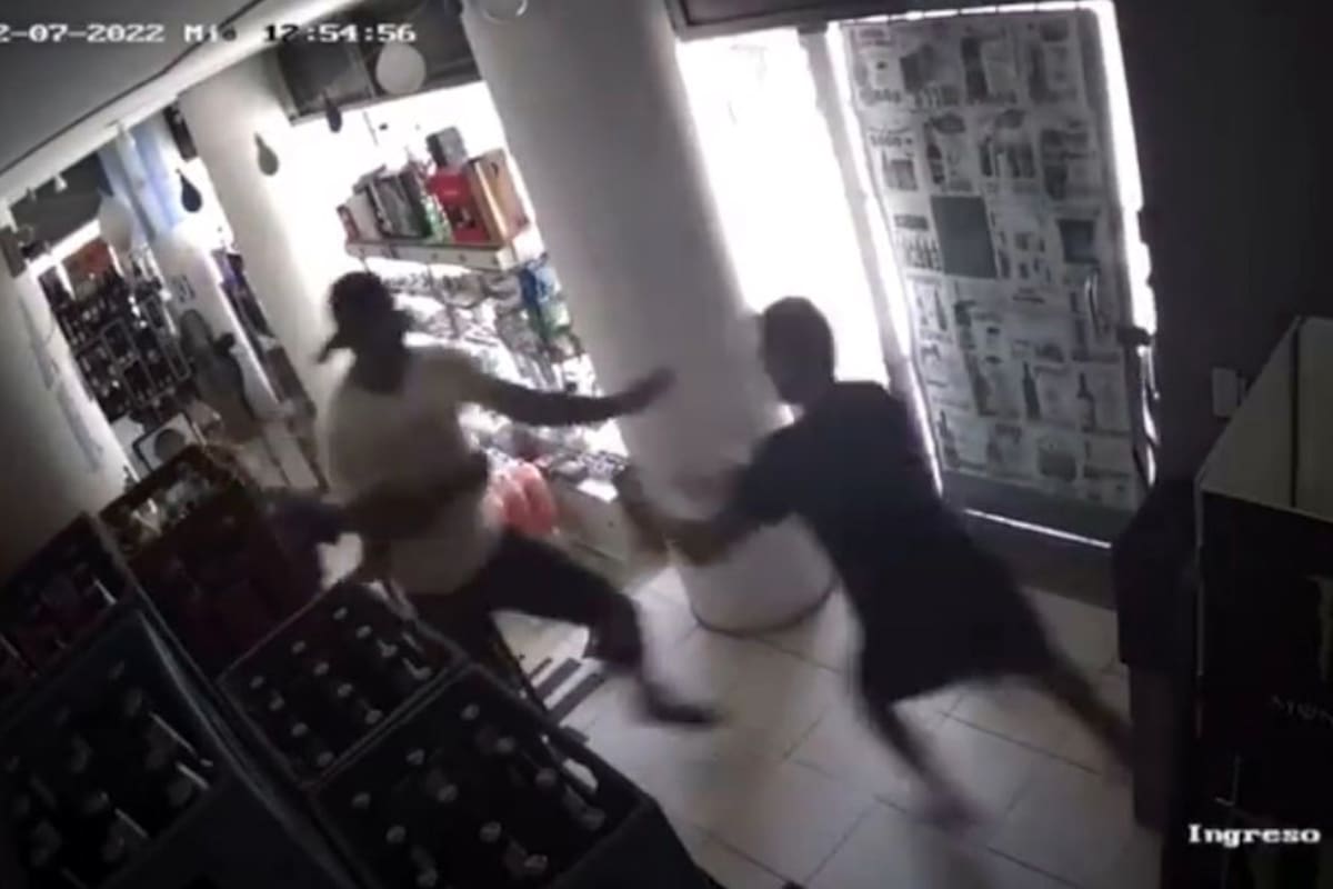 En Córdoba: a golpes de puño, obligó a los ladrones a que se fueran de una vinoteca