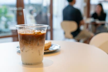 En cuanto al sabor, los comentarios entre clientes son divididos: algunos lo aman y otros lo odian