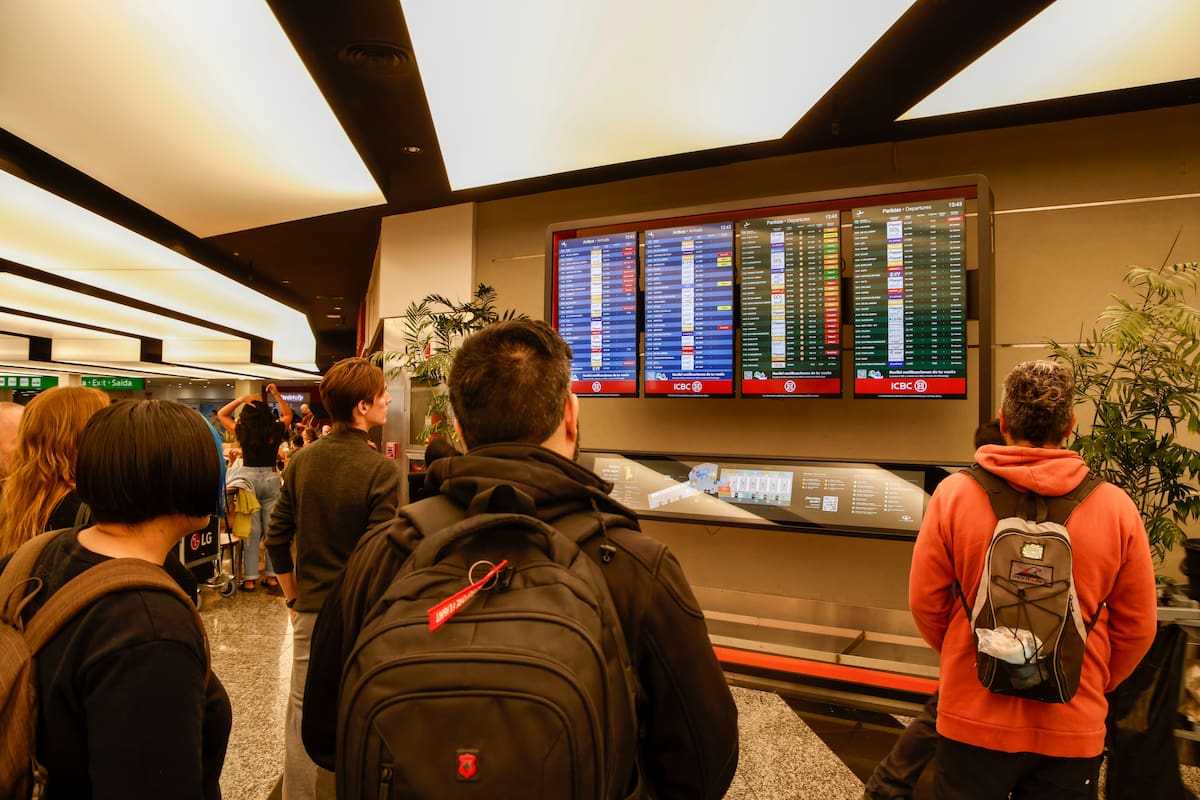 En cuanto al turismo receptivo, mostró una mejora: en febrero ingresaron al país 534.000 visitantes no residentes, un 8% más que en igual mes de 2025