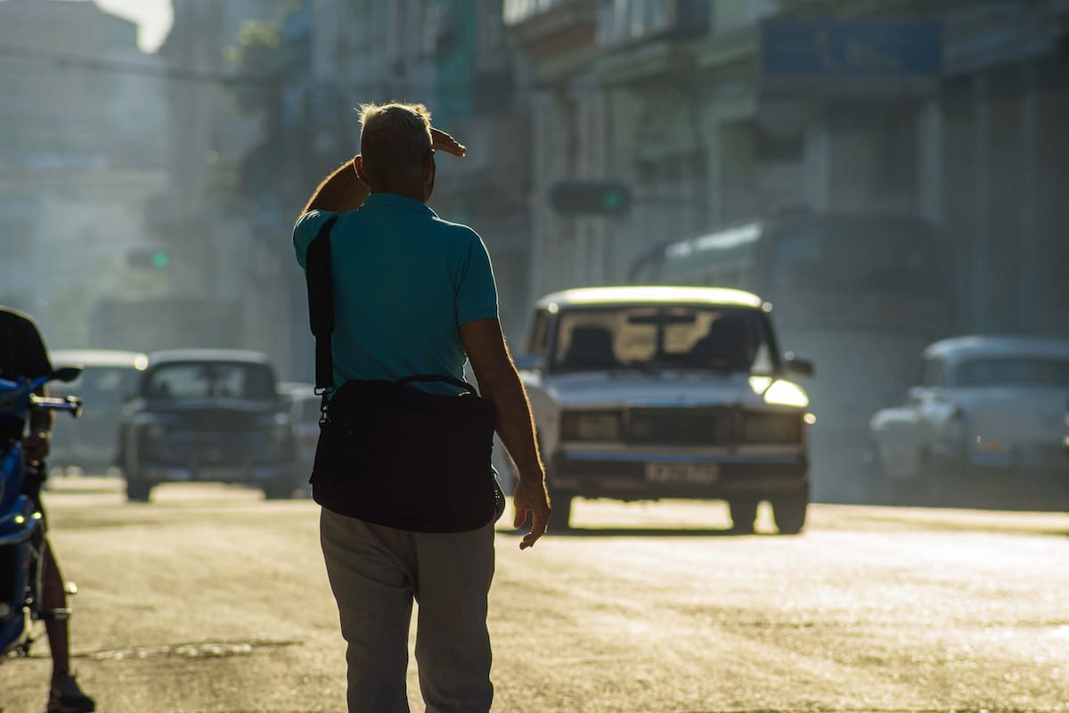 En Cuba, los vehículos que circulan por la calle son, en su mayoría, del siglo pasado