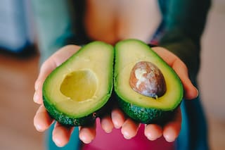 Cómo plantar un carozo de palta y hacer que brote rápido