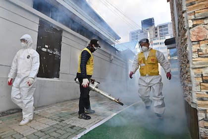 En Daegu, Corea del Sur, se aplican medidas preventivas en las calles