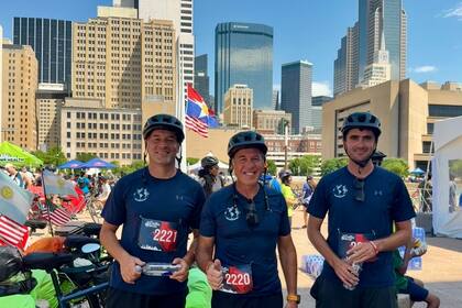 En Dallas, de izquierda a derecha: Yamandú Martínez, Juan Miguel Silio y Vicente Conculini