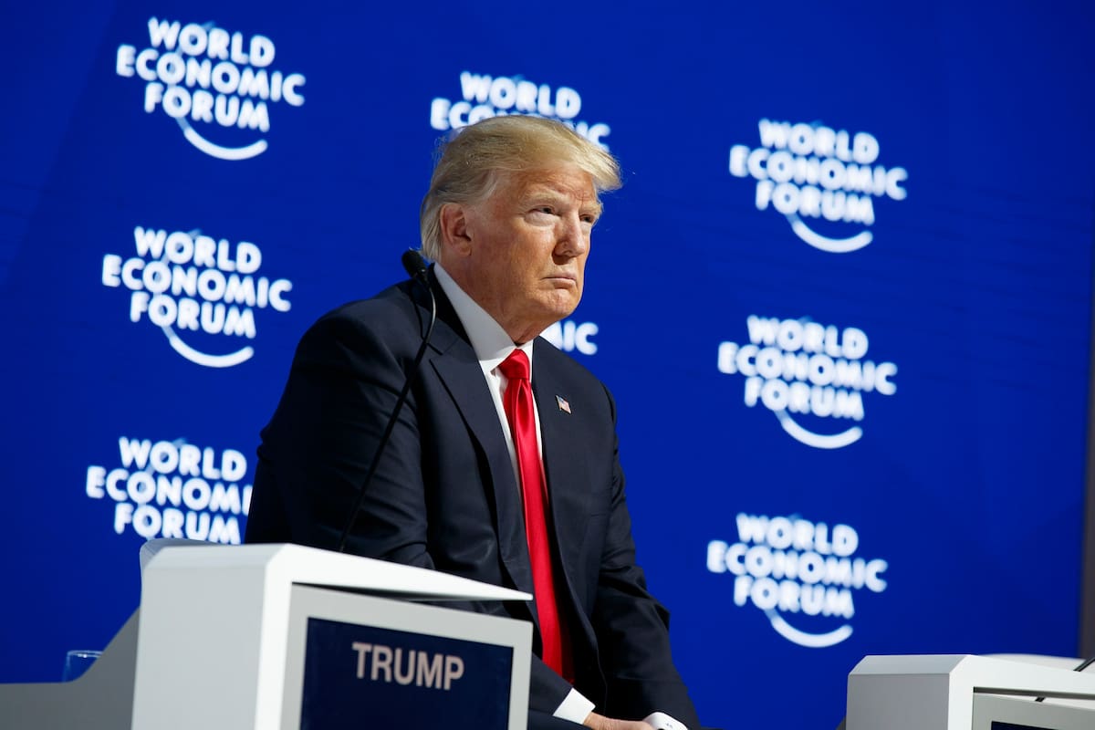 En Davos, Trump dijo que la prensa es “repugnante, vil y falsa” y lo abuchearon