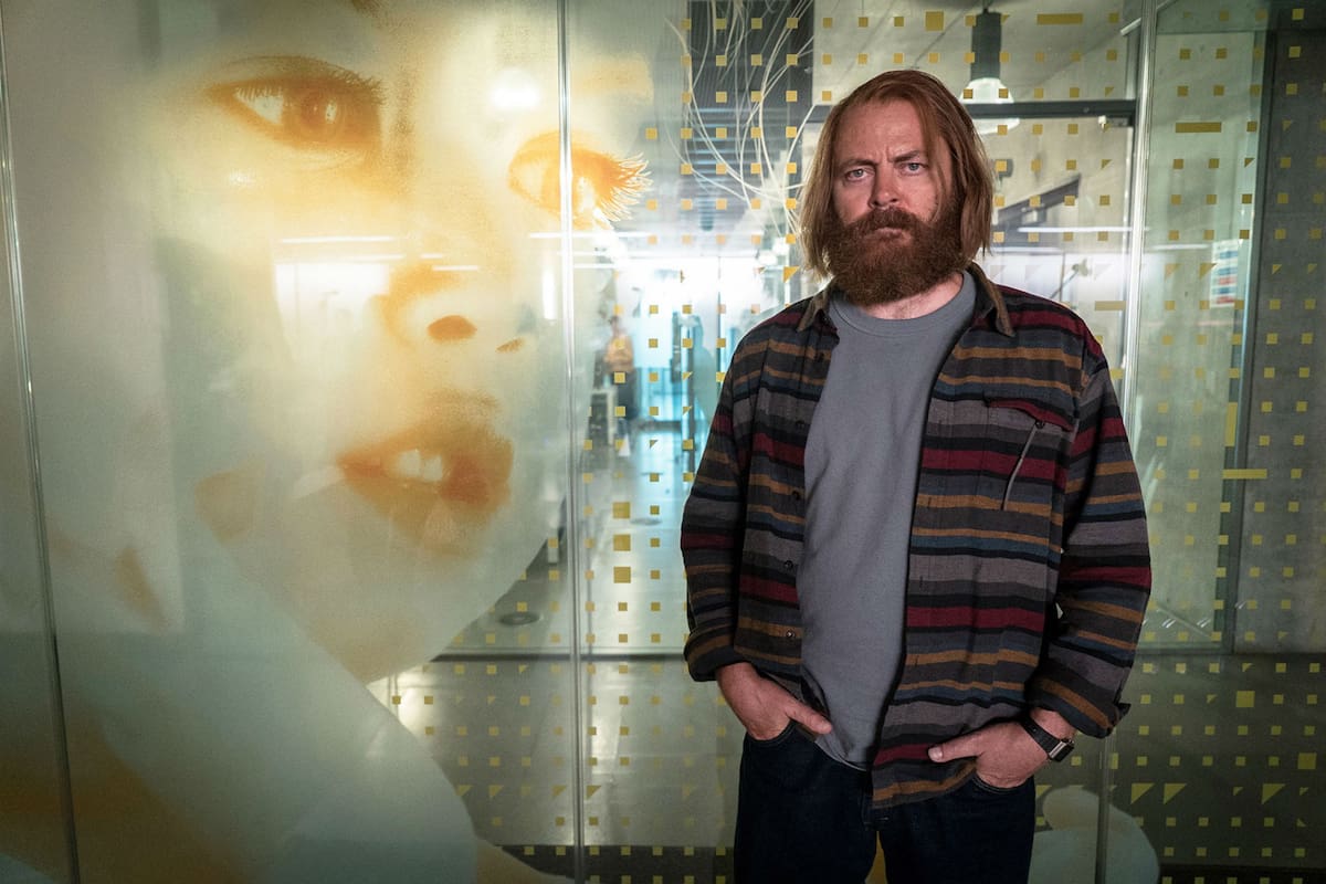 En Devs, Nick Offerman interpreta a un oscuro gurú tecnológico