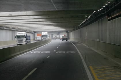 En días hábiles, el Paseo del Bajo es de acceso exclusivo para vehículos pesados