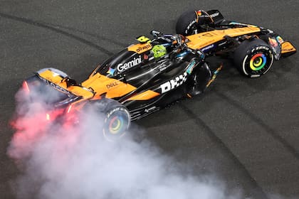 En diciembre pasado, Lando Norris (McLaren MCL39 Mercedes) celebrando el título mundial de F1 tras el Gran Premio de Abu Dabi
