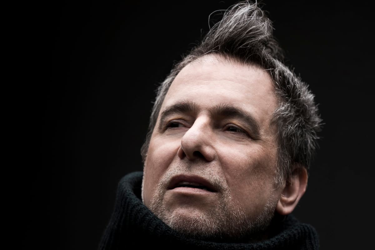 En Dios los Cría, Andrés Calamaro suma voces para repasar sus clásicos