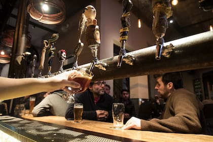 En dos años, los locales de cerveza artesanal crecieron un 180%; en la ciudad, hay alrededor de 600