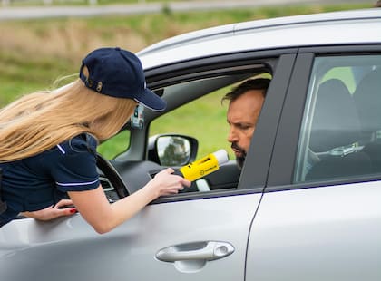 En EE.UU. diciembre es el Mes Nacional de la Prevención de la Conducción Bajo los Efectos del Alcohol (Pexels/Łukasz Promiler)