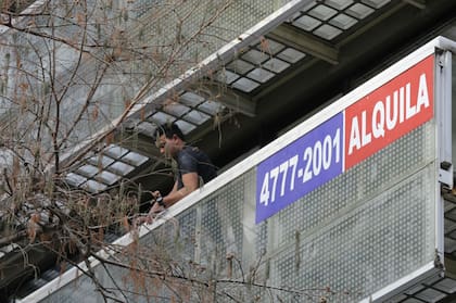En los últimos 12 meses, el precio de oferta de un monoambiente en Capital Federal aumentó 205,1%, en los departamentos de dos ambientes la suba fue de 233,3% y de 215,8% en los de tres ambientes