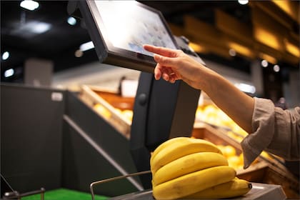 En el acumulado del primer bimestre, el consumo masivo registra una contracción del 2,1%