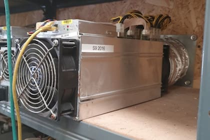 En el allanamiento encontraron 100 computadoras