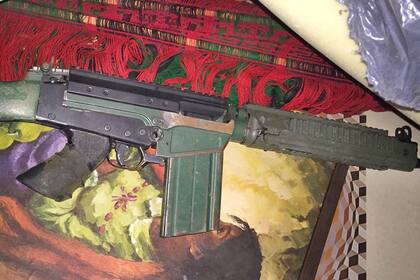 En el allanamiento se incautaron municiones y tres kilos de cocaína de máxima pureza