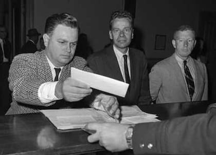 En el año 1949 Van Doren confesó haber sido parte del engaño del programa Twenty One