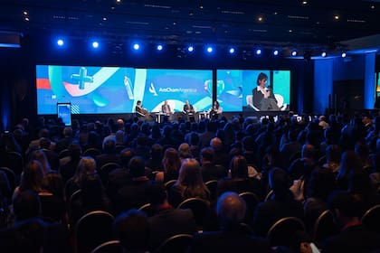 En el auditorio había representantes de la industria farmacéutica y de tecnología médica