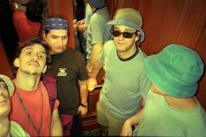 En el backstage antes de un show de Panamá, rodeado de Adrián Taverna, Martín Carrizo, Fernando Nalé y Flavio Etcheto.
