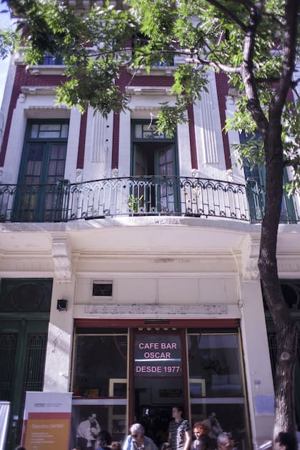 En el bar Oscar, Duchamp es un "vecino ilustre"