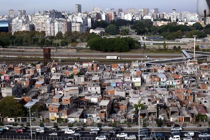 En el Barrio 31, ocho de cada diez consultados dijeron no tener acceso a una cuenta bancaria