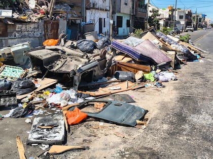 En el barrio San Alberto, una barricada aparece como una trampa para automovilistas