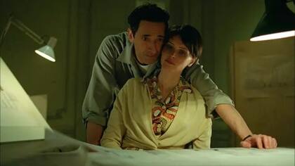 En El Brutalista usaron IA para mejorar los acentos húngaros de los personajes de Adrien Brody y Felicity Jones