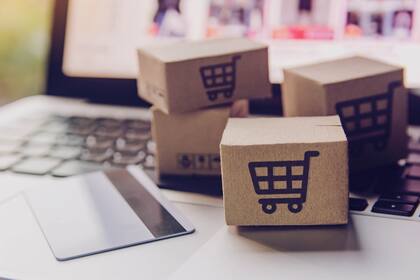 En el caso de las compras por fuera de las plataformas que llegan a la Argentina, el Correo Argentino tiene el servicio de envío y representación en Aduana, con entrega en el envío domicilio