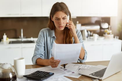 En el caso de que se decida ajustar de forma manual, es importante destacar que no debe sumarse la inflación de cada uno de los meses
