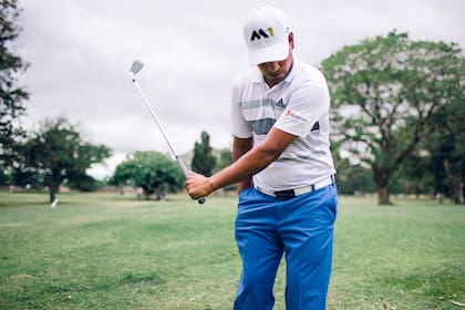 En el Chaco Golf Club, donde de niño buscaba las pelotitas que caían al agua. Hoy es figura ilustre gracias a su triunfo en el PGA Tour