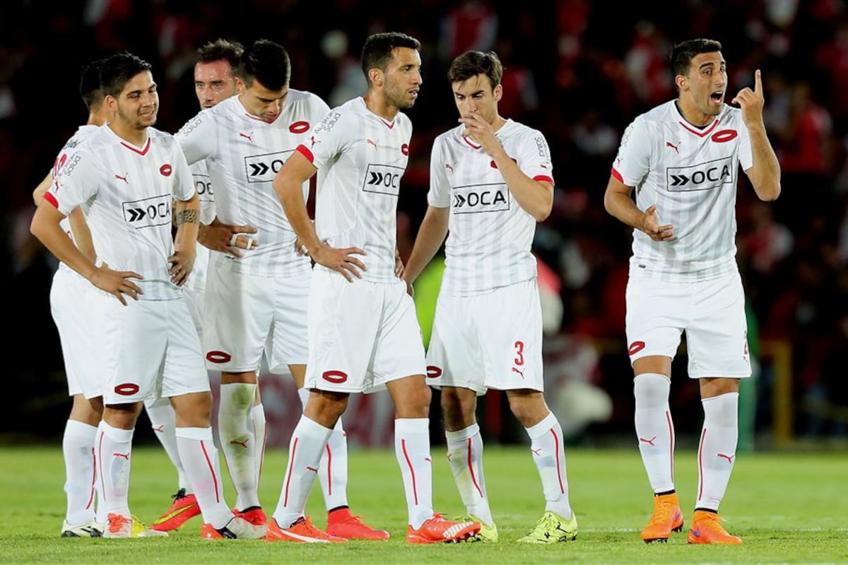 En el cierre del primer tiempo, la preocupación ya atrapaba a Benítez, Mancuello, Cuesta, Ortiz, Tagliafico y Pellerano