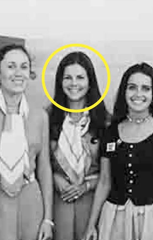 En el círculo, la joven alemana vestida como azafata olímpica. Así conoció -y conquistó- al futuro rey...