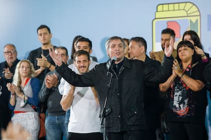 En el Club Podesta del partido de Lanus, Maximo Kirchner presidente del partido Justicialista, hace su discurso en el "Encuentro con la militancia". Foto de archivo.