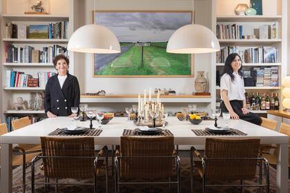 En el comedor, presidido por una foto de Miguel Rothschild, madre e hija empezaron a planear la celebración por las seis décadas de Ruth Benzacar el año pasado: una muestra, un libro y un documental