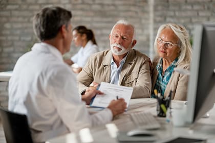 En el contexto de las reformas al Seguro Social, elevar la edad de retiro se plantea como una medida para frenar el gasto futuro