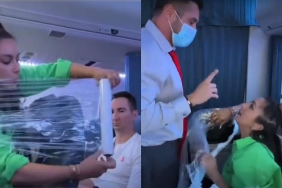 En el corto video se aprecia cómo rodea varias sillas de pasajeros con plástico (Foto: TikTok @goneviral23)