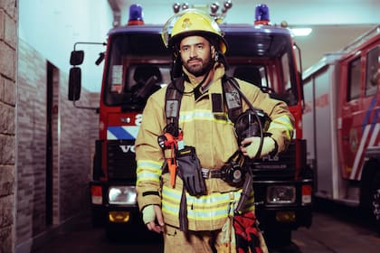 En el cuartel de San Isidro –empezó a funcionar en octubre de 1939 con un total de veintidós valientes–, el Tucu es uno más de los 115 bomberos voluntarios.