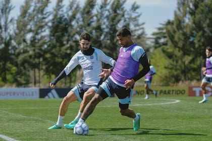 En el cuerpo técnico destacan la personalidad del cordobés y la intensidad con la que vive las prácticas, como si fueran partidos