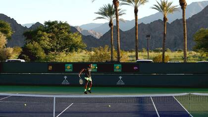 En el desierto de Indian Wells, una práctica de Nick Kyrgios, uno de los tenistas ascendentes