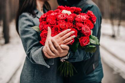 En el Día del Novio, las parejas intercambian regalos como flores, bombones u otros productos