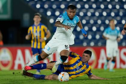 En el duelo de la primera ronda, Racing le ganó 2 a 0 a Sportivo Luqueño como visitante en Paraguay