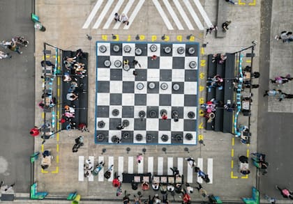 En el Espacio Ajedrecear hay partidas simultáneas con destacados jugadores y clases abiertas para todas las edades y niveles