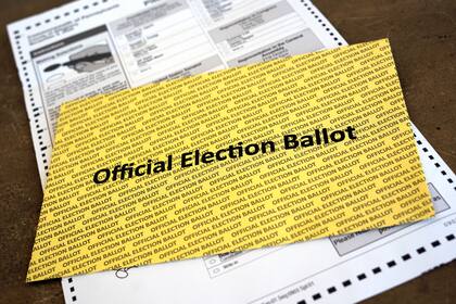En el estado está prohibido entregar folletos, volantes o cualquier otro material de campaña electoral en el lugar de votación (Foto AP/Gene J. Puskar, Archivo)
