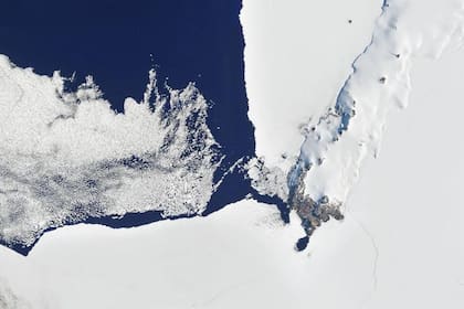 En el estrecho de McMurdo, el hielo del mar se está volviendo más delgado y se está formando más tarde.