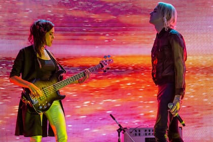 En el evento de anuncio de nominados a los Premios Gardel 2019, el trío se unió al hijo de Gustavo Cerati para una versión de “El hombre de la estrella”