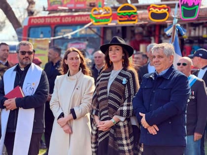 En el evento estuvieron la vicepresidenta Victoria Villarruel; la presidenta de la Asociación Rural de Chivilcoy, Yamila Farrell; el vicepresidente tercero de Carbap, Fernando Ferrari, y el intendente Guillermo Britos