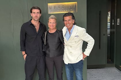 En el festejo de su cumpleaños número 70, junto a su mujer y su hijo, Ferdinand, ambos noruegos.