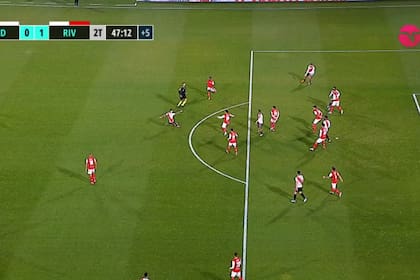 En el fondo, Vigo y Suárez