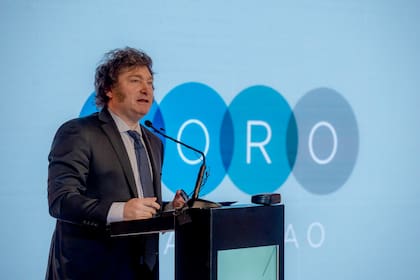 En el Foro Llao Llao en la ciudad de San Carlos de Bariloche: gran exposición sobre herencia recibida, la situación actual y por sobre todo del futuro de la Argentina.